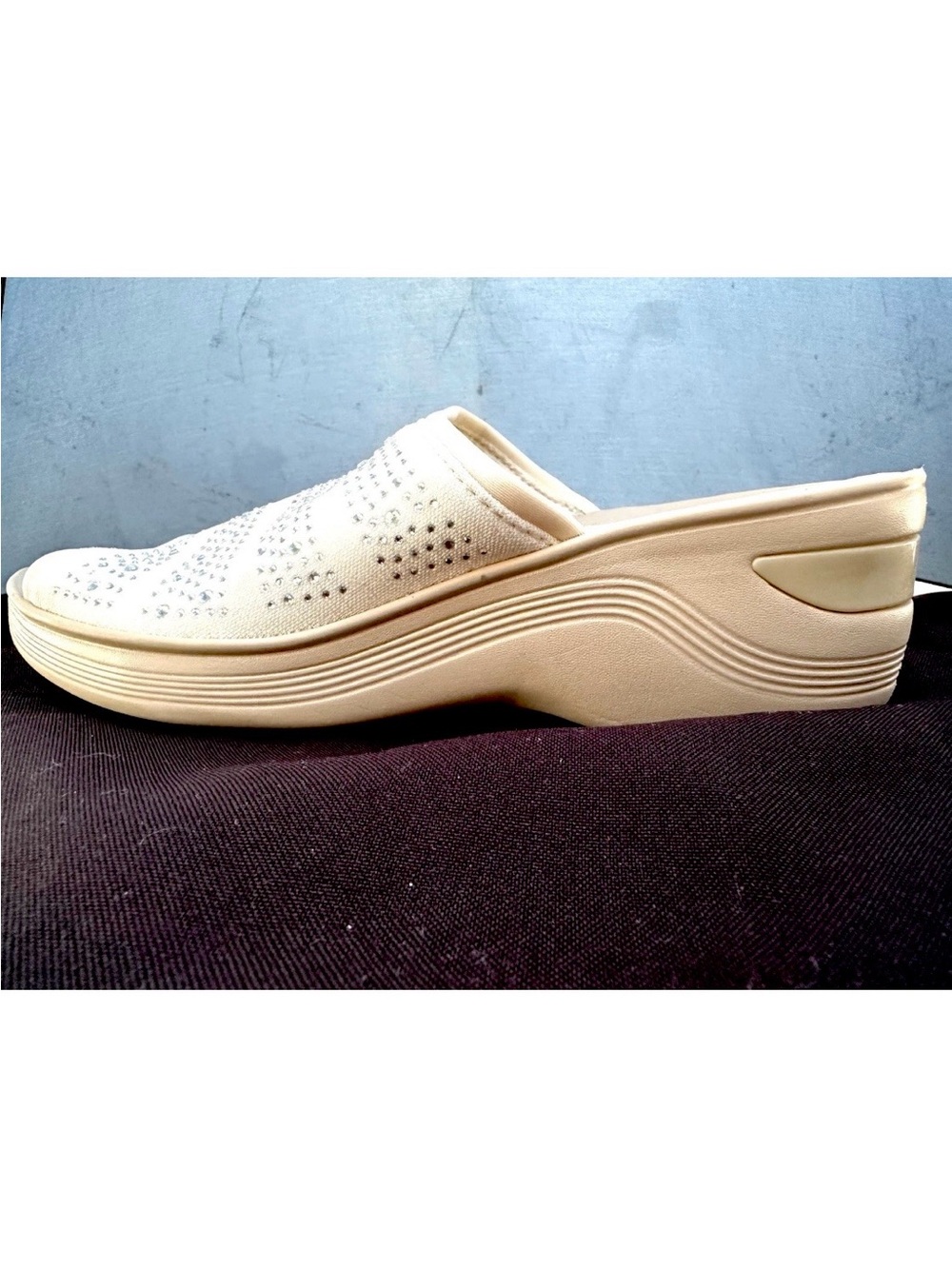 Bzees Shoes Women 8 Wide Slip On slides mules Casual Comfort Low Top Round Open